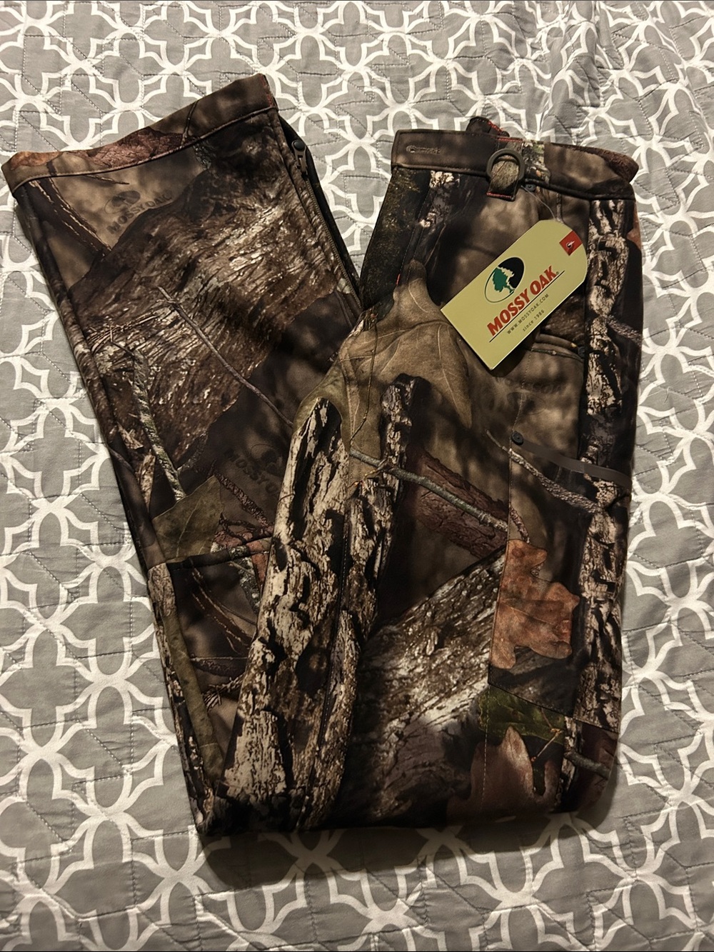Mossy Oak Women’s Cargo Pants in Brown and Green Camo